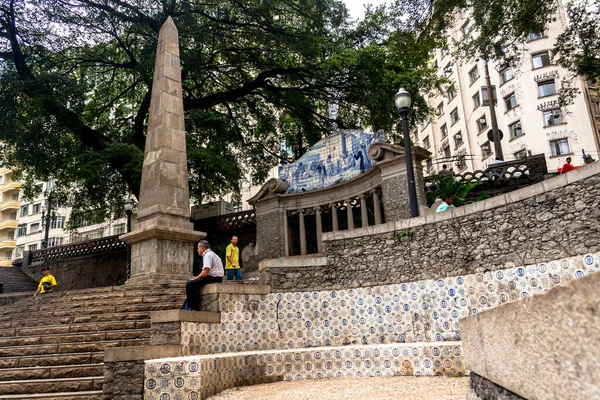 2010年2月25日ブラジルのサンパウロ ラデイラとラーゴ メモリアにあるピクスの記憶やピラミッドのオベリスクは 市内最古の記念碑であり 1814年にサンパウロのダウンタウンに建てられた — ストック写真