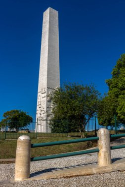 Sao Paulo, Brezilya, 24 Ağustos 2016: Obelisk, Ibirapuera Park, Sao Paulo, Brezilya. Bu anıt 1932 Anayasal Devrimi 'nin bir sembolüdür.