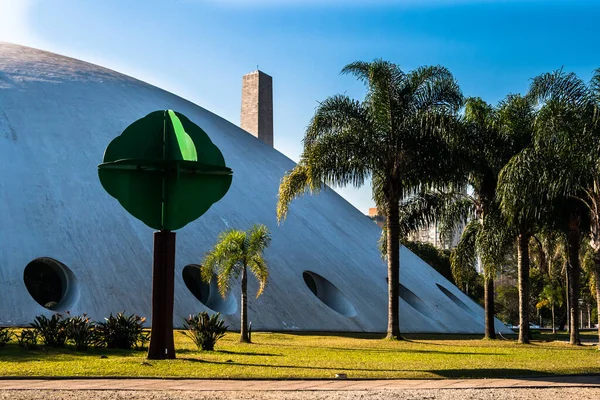 巴西圣保罗 2011年8月5日 巴西建筑师Oscar Niemeyer于1954年设计了展馆长Lucas Nogueira Garcez 又名Oca — 图库照片