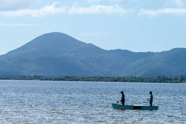 Santa Catarina Brazil April 2009 Fishermen Conceicao Lagoon Florianopolis City — Stock Photo, Image