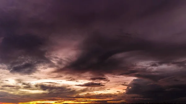Atardecer Dramático Cielo Través Nubes Tormenta Cúmulos Timelapse Impresionante Paisaje — Foto de Stock