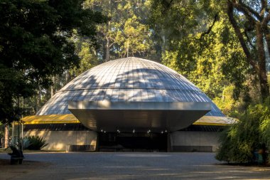 Sao Paulo, Brezilya, 25 Haziran 2018. Planetarium Aristo Orsini Ibirapuera Park cephe. 1957 yılında açıldı