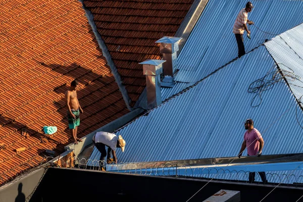 Marilia Sao Paulo Brazil July 2022 Top View Worker Placing — Stockfoto