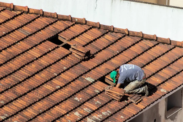 Marilia Sao Paulo Brazil July 2022 Top View Worker Removing — Photo