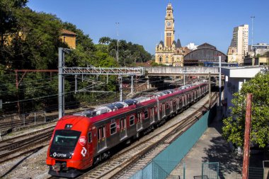 Sao Paulo, Brezilya, 08 Ekim 2016. Sao Paulo 'daki Luz tren istasyonunun yanındaki raylar. Luz tren istasyonu, 19. yüzyılın sonlarında inşa edilmiş bir tren istasyonu.