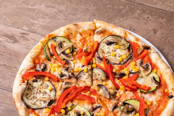 Tabaktaki vejetaryen pizzasının detayları