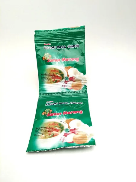 Probolinggo インドネシア 2022年10月3日 このキノコのスープパウダーはスパイス 調味料 または調味料ではありません しかし それは乾燥キノコから作られた風味であり その後 粉末に粉砕されます — ストック写真