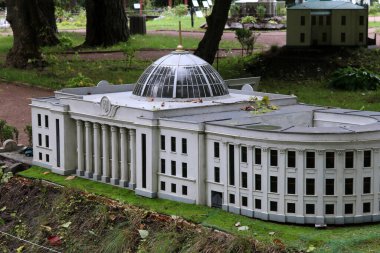 Kasabadaki sanat sarayı.