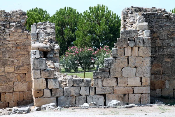 Antika Ruiner Bakgrunden Den Gamla Staden Den Grekiska Fästningen Medelhavet — Stockfoto