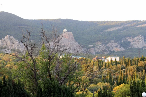 Τρούλο Από Παλιά Ξύλινη Εκκλησία Φόντο Γαλάζιο Του Ουρανού — ストック写真