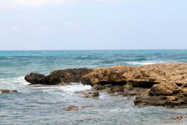 Deniz kıyısının güzel manzarası