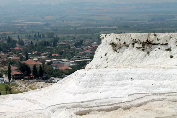Kapadokya 'da travertin oluşumları. Pamukkale..