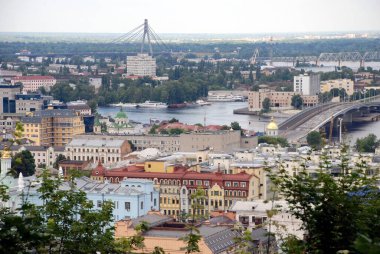 Nehir üzerinde panoramik manzara