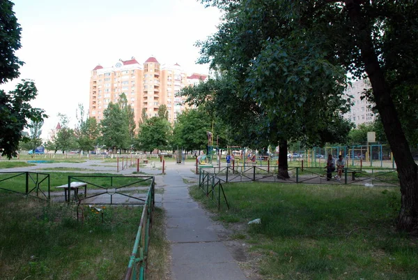 Vista Della Città Del Parco Estate — Foto Stock