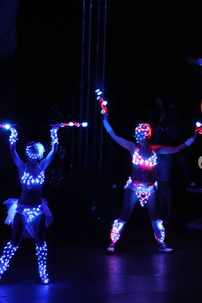 Chicas Bailando Escenario Del Teatro Club Nocturno — Foto de Stock