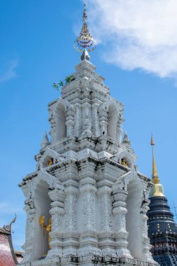 Pagoda Budizm 'de önemli bir binadır. Çok güzel..