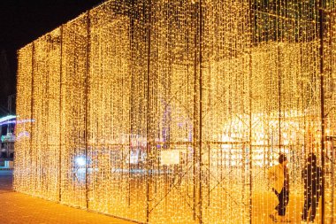 Lamphun, Tayland, 28 Aralık 2018, güzel dekoratif ampuller asılı fenerler festivali