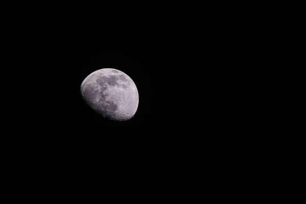 Wachsender Mond Der Nacht Einem Maiabend Auf Der Nordhalbkugel — Stockfoto