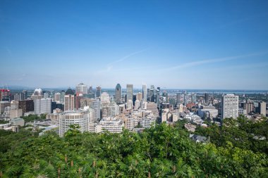 Kondiaronk Belvedere 'den Montreal şehir manzarası güneşli bir günde