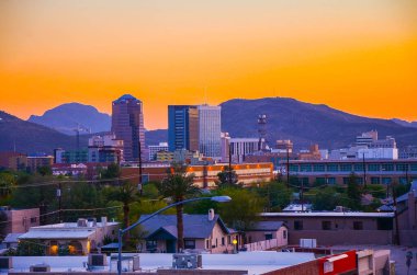 Tucson 'da gün batımı açık bir günde