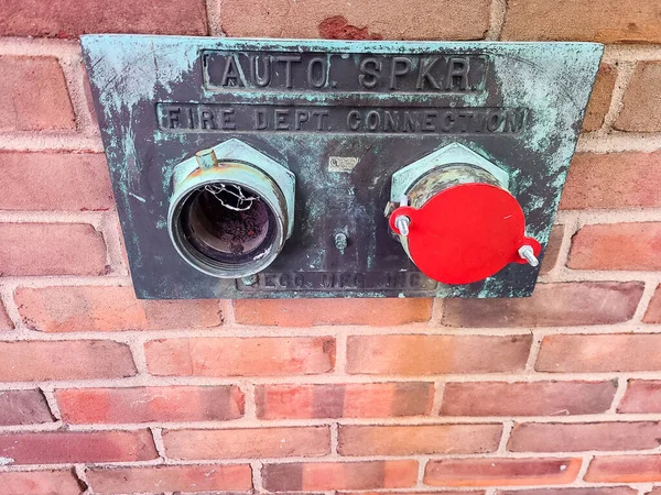 Fire Hose Port Connection Fire Department Side Brick Building Downtown — Stock Photo, Image