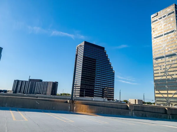 密歇根州南菲尔德市中心的摩天大楼景观密歇根州底特律市郊的一座边缘城市 — 图库照片