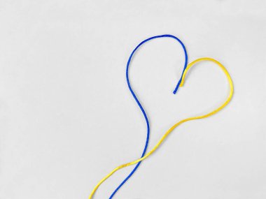 Bağımsızlığın bayrak sembolünün Ukrayna renkleri