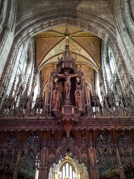 Prag 'daki St. Vitus Kilisesi Katedrali' nin içinde.