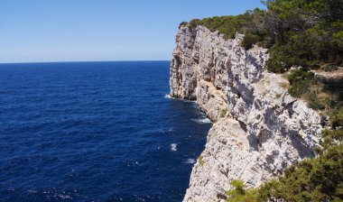Kornati Adası 'ndaki uçurumlar - Adriyatik Denizi