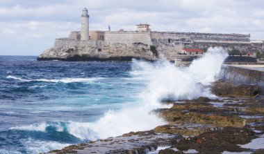 Üç Kralın Kalesi, diğer adıyla Morro Kalesi, Havana 'da, İspanya İmparatorluğu döneminde stratejik bir konumda, bir tepenin üzerine çizilmiş bir semboldür..