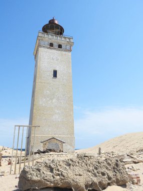 Rubjerg Knude Deniz Feneri, Kuzey Denizi kıyısında, Rubjerg 'de, Danimarka' nın kuzeyindeki Hjorring Jutland belediyesi.