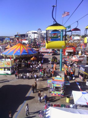 Yerel eyalet fuarının hava manzarası