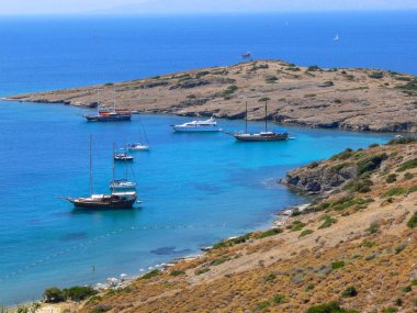 Bodrum Kayalklar erkek plajında Bodrum Kayaliklar Erkek Plaji