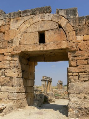 Türkiye 'nin Hierapolis antik kentinin kalıntıları