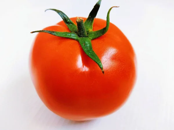 Single Red Cherry Tomato Fruit Vine Tomato Vegetable One Tamaatar — Stock fotografie