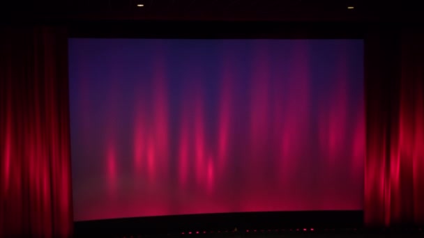 Röd sammet gardin i en biograf stängning - biograf — Stockvideo