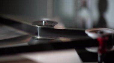 Sinema sinemasında 35 mm 'lik bir film - retro sinema tarzı - yakın görüş