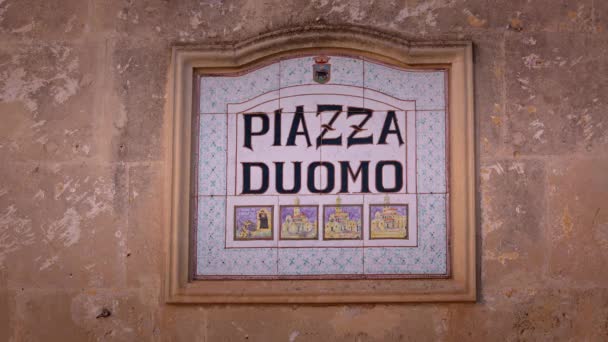 Street Sign Piazza Doumo City Matera Ιταλία Ταξιδιωτικές Φωτογραφίες — Αρχείο Βίντεο