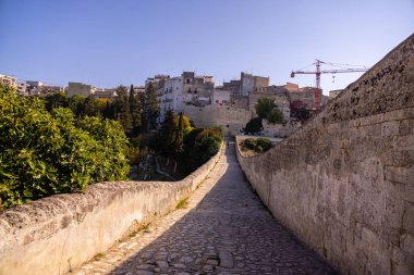 Puglia 'daki Gravina' nın tarihi şehir merkezi - Apulia İtalya 'nın güzel bir köyü- seyahat fotoğrafçılığı