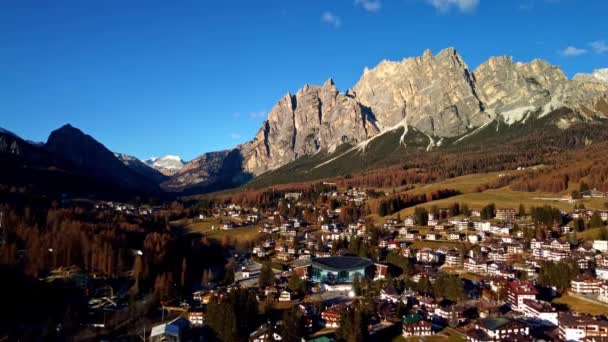 Loty Nad Cortina Ampezzo Alpach Włoskich Dolomitów Zdjęcia Wakacji — Wideo stockowe