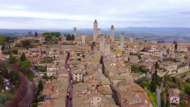 Tuscany İtalya 'daki San Gigmignano ünlü bir kent simgesidir - hava manzarası - seyahat fotoğrafçılığı