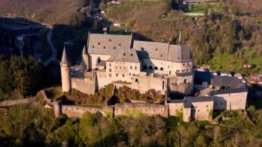 Lüksemburg 'daki ünlü Castle Vianden - hava fotoğrafçılığı