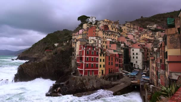 Kolorowe Domy Riomaggiore Zachodnim Wybrzeżu Włoch Cinque Terre Zdjęcia Wakacji — Wideo stockowe