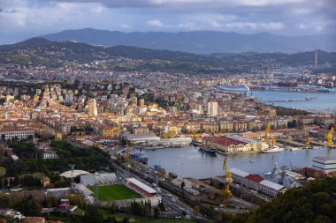 İtalya 'nın La Spezia kenti - panoramik manzara - seyahat fotoğrafçılığı