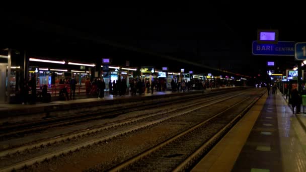 이탈리아의 바리시에 기차역 이탈리아의 포트노이 2021 — 비디오