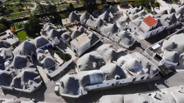 意大利阿尔韦诺韦罗市著名的历史性特鲁利住宅 旅游摄影 — 图库视频影像