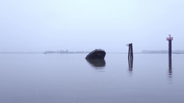Shipwreck Elbe River Hamburg Misty Day Hamburg Germany December 2021 — 图库视频影像