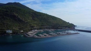 İtalya 'nın güzel batı kıyısı yukarıdan - Sapri Salerno vilayetinde - seyahat fotoğrafçılığı