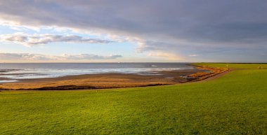 Wadden Denizi 'ndeki Nordstrand Almanya' nın güzel manzarası - İHA fotoğrafçılığı Almanya 'nın yukarıdan