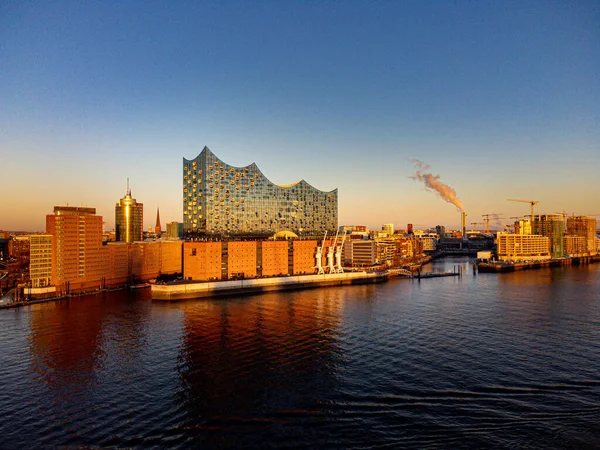 Csodálatos Kilátás Hamburg Kikötőjére Elbphilharmonie Hangversenyteremre Naplementekor Drónfotózás Németország Felülről — Stock Fotó